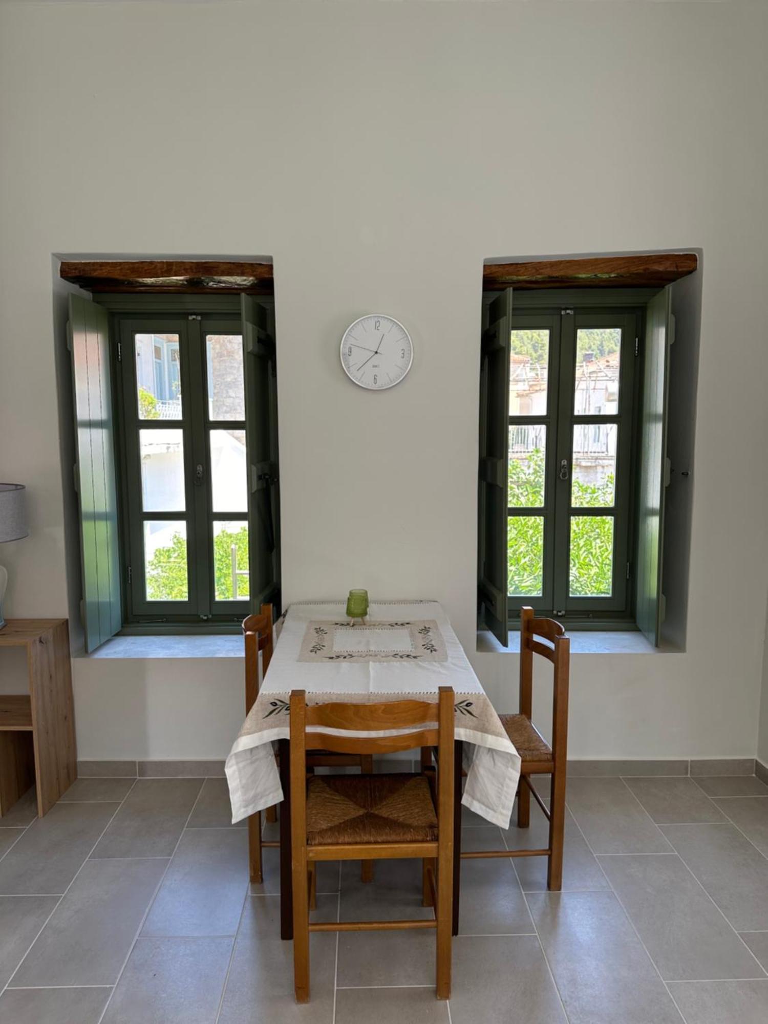 Alexander House 2 Villa Leonídio Szoba fotó